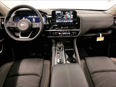 New 2025 Nissan Pathfinder Platinum w/ Lighting Package (N93) AWD/4WD image 6