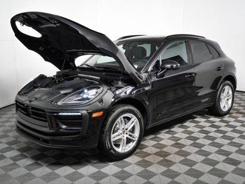 New 2026 Porsche Macan AWD/4WD image 34