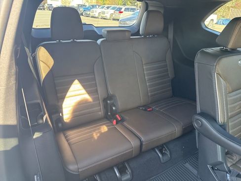 New 2026 GMC Acadia Denali Ultimate w/ LPO, Floor Liner Package image 13