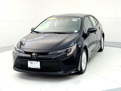 Used 2024 Toyota Corolla LE w/ LE Premium Package FWD image 2