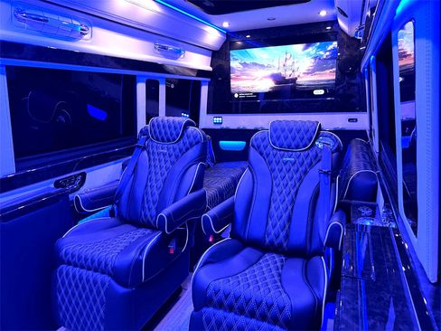 Used 2024 Mercedes-Benz Sprinter 3500 image 28