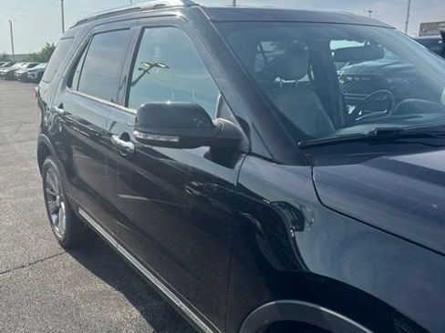 Used 2019 Ford Explorer Limited w/ Class III Trailer Tow Package FWD image 16