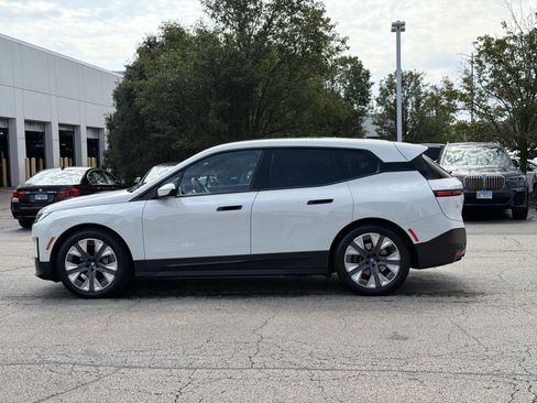 Certified 2023 BMW iX xDrive50 w/ Premium Package AWD/4WD image 8