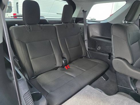 Used 2022 Ford Explorer XLT AWD/4WD image 13
