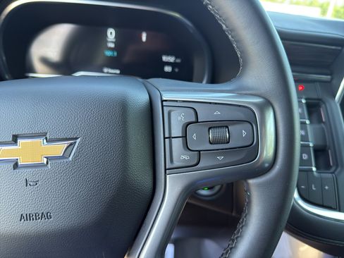 Used 2024 Chevrolet Suburban LT image 22