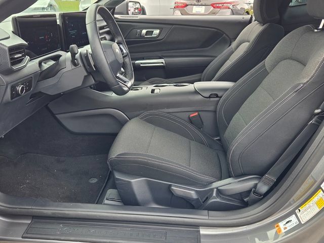 Used 2025 Ford Mustang GT RWD image 6