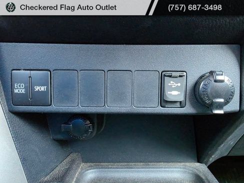 Used 2016 Toyota RAV4 XLE AWD/4WD image 20