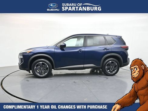 Used 2024 Nissan Rogue SV FWD image 4