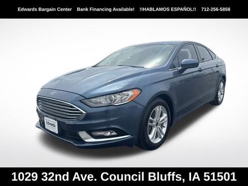 Used 2018 Ford Fusion SE w/ Fusion SE Technology Package FWD image 2