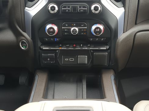 Used 2020 GMC Sierra 1500 SLT w/ SLT Convenience Package RWD image 17