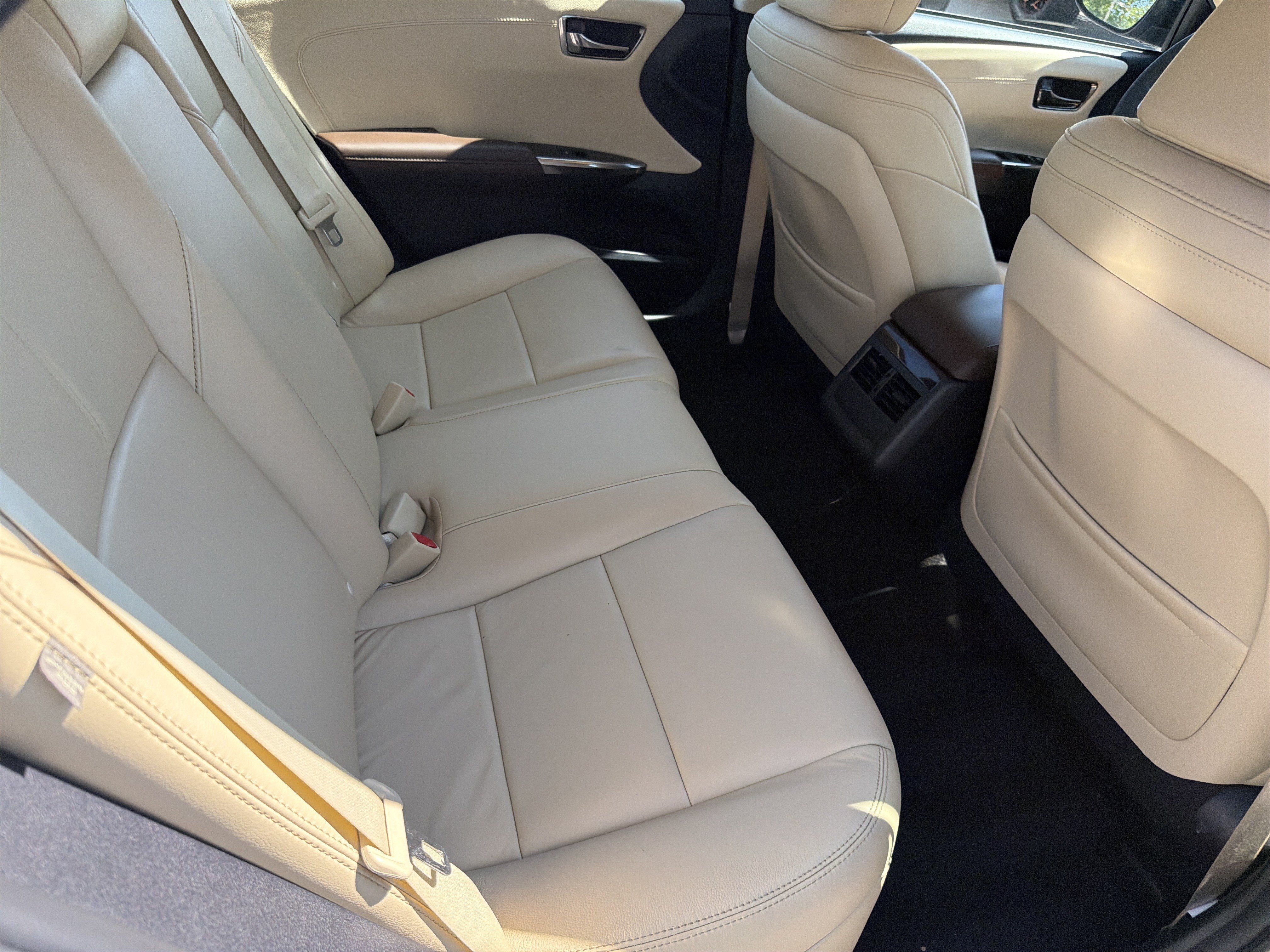 Used 2014 Toyota Avalon XLE FWD image 26
