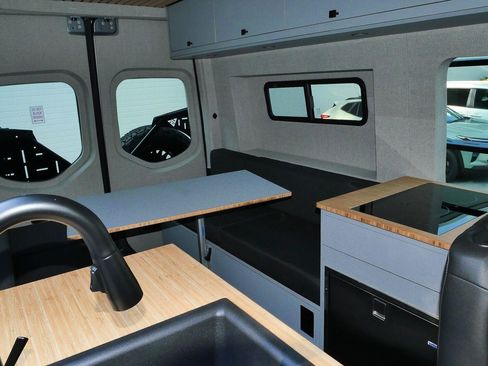 Used 2025 Mercedes-Benz Sprinter 2500 image 34
