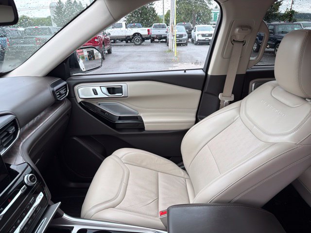Used 2024 Ford Explorer Platinum w/ Technology Package AWD/4WD image 27