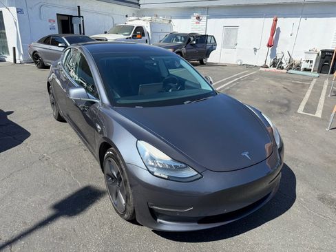 Used 2018 Tesla Model 3 Long Range RWD image 10