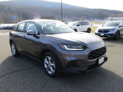 Certified 2023 Honda HR-V LX image 3