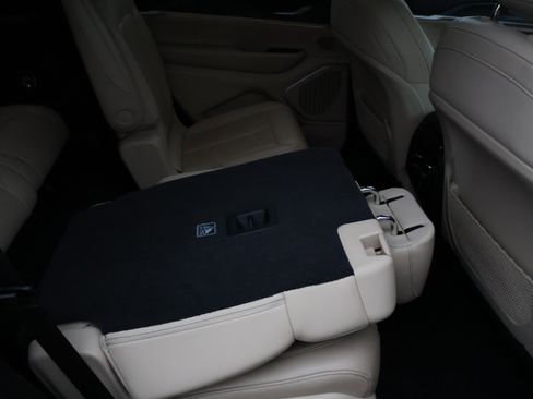 Used 2021 Jeep Grand Cherokee L Limited image 13