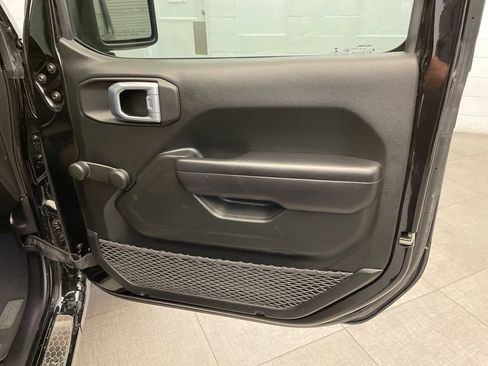 Certified 2021 Jeep Wrangler Sport image 24