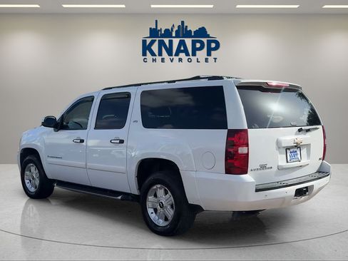 Used 2008 Chevrolet Suburban LT AWD/4WD image 3