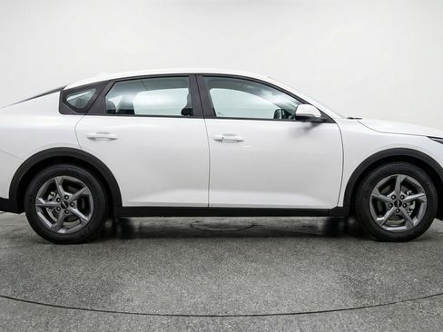 Used 2025 Kia K4 FWD image 11