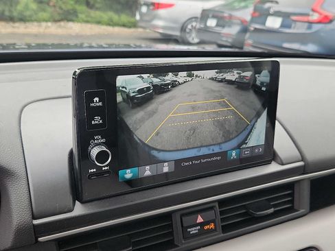 Certified 2023 Honda Pilot Touring image 17