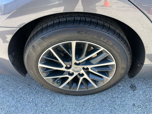 Used 2016 Lexus ES 350 w/ Luxury Package w/Wood Trim image 26