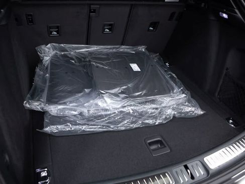 Certified 2026 Porsche Macan AWD/4WD image 38