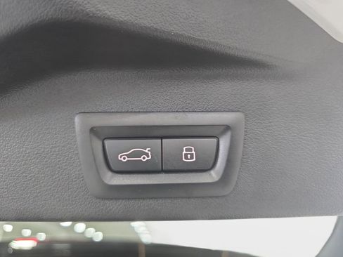 Used 2026 BMW X5 sDrive40i w/ Executive Package image 24