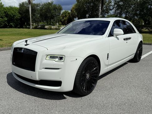 Used 2015 Rolls-Royce Ghost image 4