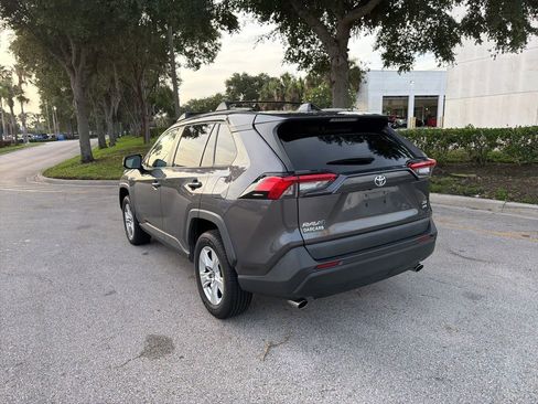 Used 2021 Toyota RAV4 XLE AWD/4WD image 3