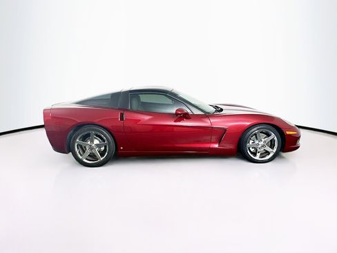 Used 2007 Chevrolet Corvette Coupe w/ Preferred Equipment Group RWD image 10