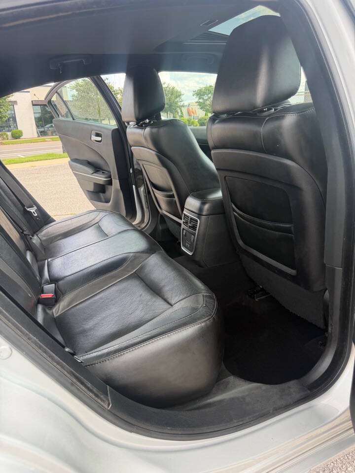 Used 2019 Dodge Charger SXT w/ Leather Interior Group RWD image 15
