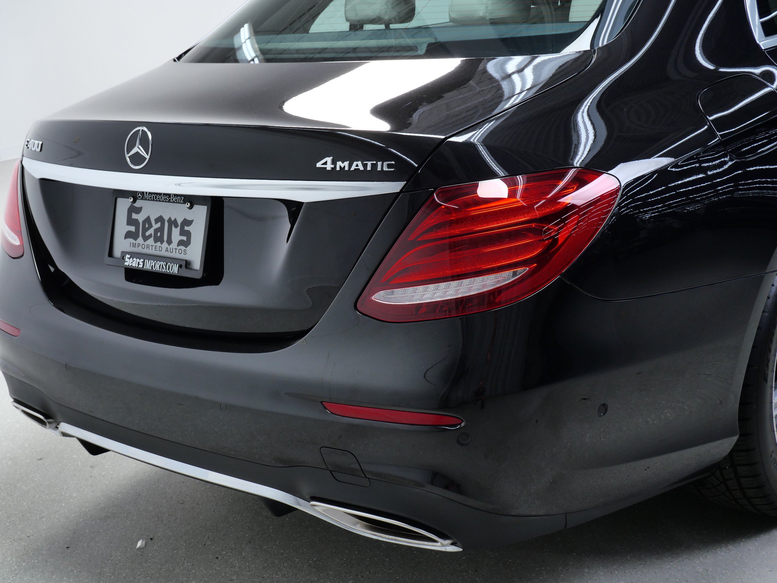 Used 2018 Mercedes-Benz E 400 4MATIC Sedan image 5