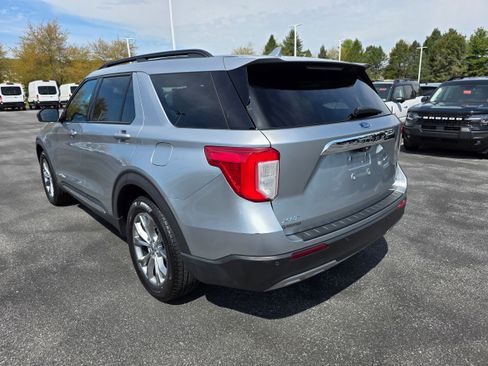 Used 2020 Ford Explorer XLT w/ Equipment Group 202A image 3