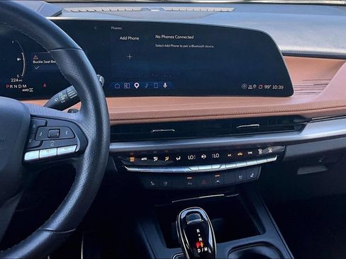 Used 2024 Cadillac XT4 Sport AWD/4WD image 8