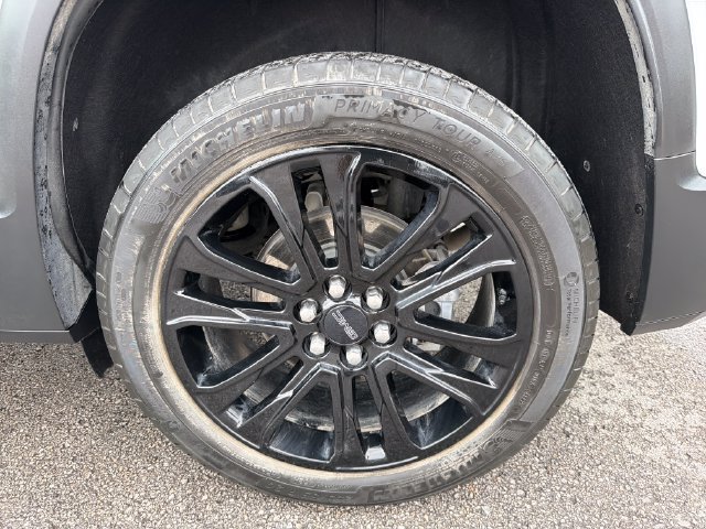 Used 2023 GMC Acadia SLE w/ Driver Convenience Package FWD image 31