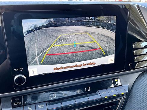 Used 2025 Toyota Camry SE image 20