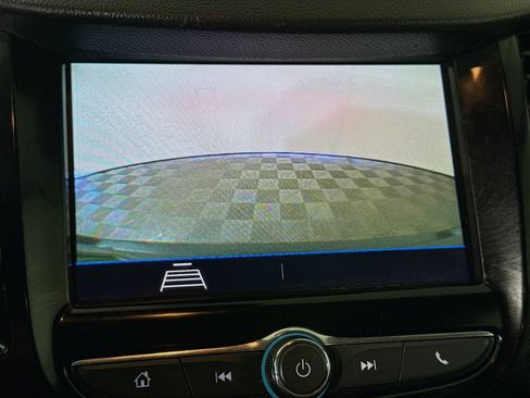 Used 2020 Chevrolet Trax LT w/ LT Convenience Package image 19