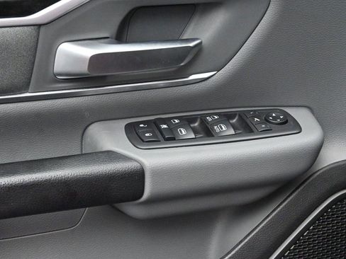 Used 2020 RAM 1500 Big Horn AWD/4WD image 11