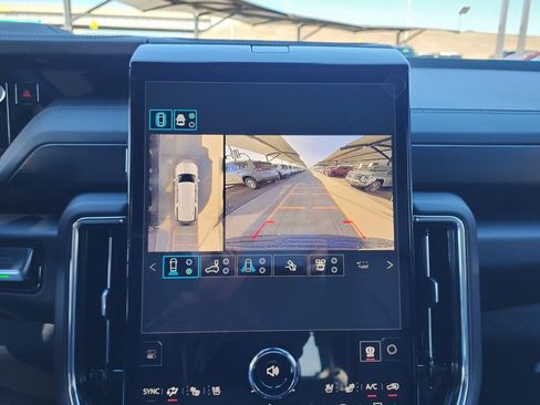 New 2026 GMC Yukon XL Denali w/ Denali Reserve Package image 32