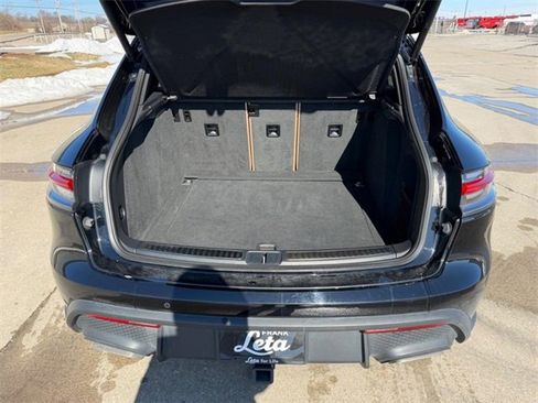 Used 2022 Porsche Macan image 5