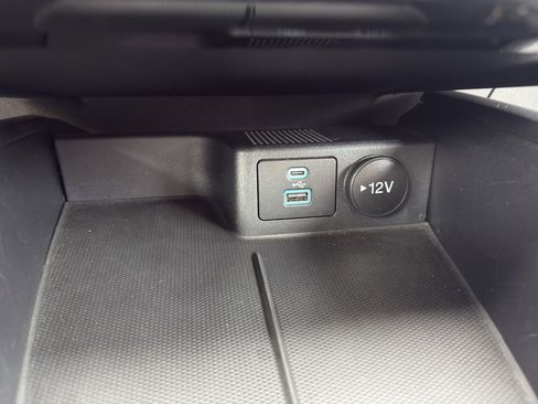 Certified 2022 Ford Escape Titanium image 28