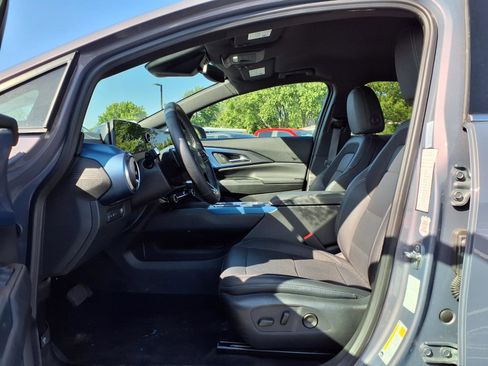 Used 2025 Chevrolet Equinox EV LT w/ Convenience Package FWD image 15