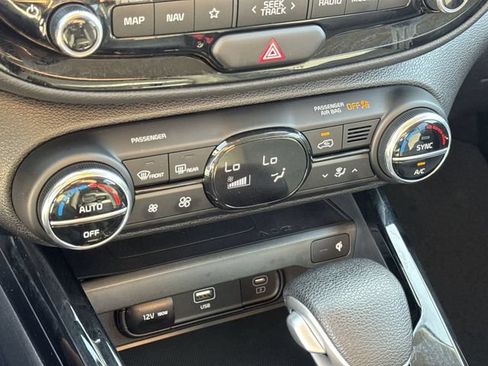 Used 2025 Kia Soul S FWD image 20