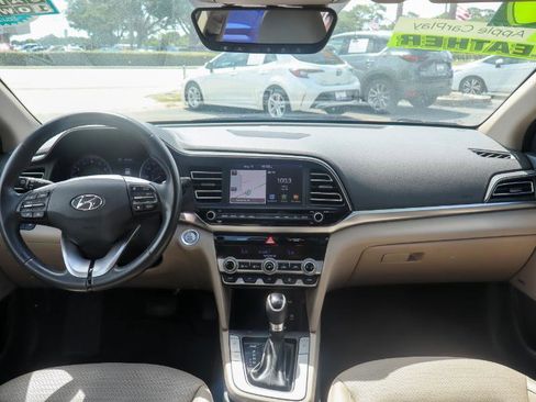 Used 2019 Hyundai Elantra Limited w/ Ultimate Package 02 FWD image 12