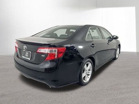 Used 2014 Toyota Camry SE FWD image 33