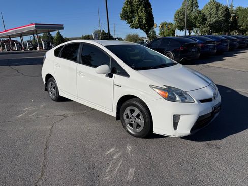 Used 2015 Toyota Prius Two FWD image 7