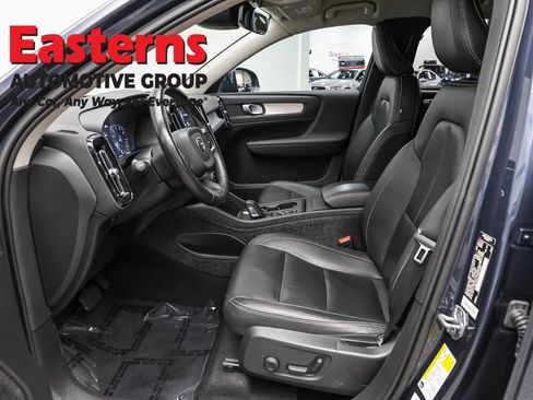 Used 2021 Volvo XC40 T5 Momentum AWD/4WD image 14