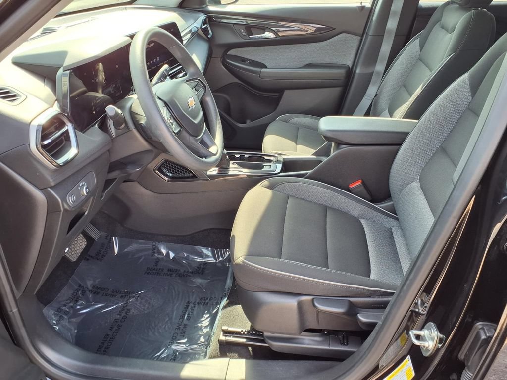 Used 2025 Chevrolet TrailBlazer LT FWD image 20