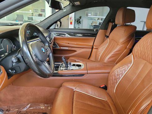 Used 2018 BMW M760i xDrive image 11