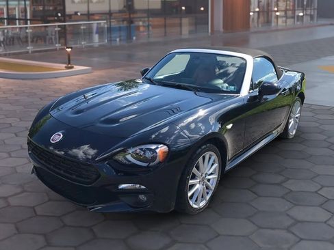 Used 2017 FIAT 124 Spider Lusso RWD image 15